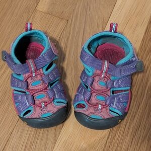 Keen Sandals Size 4